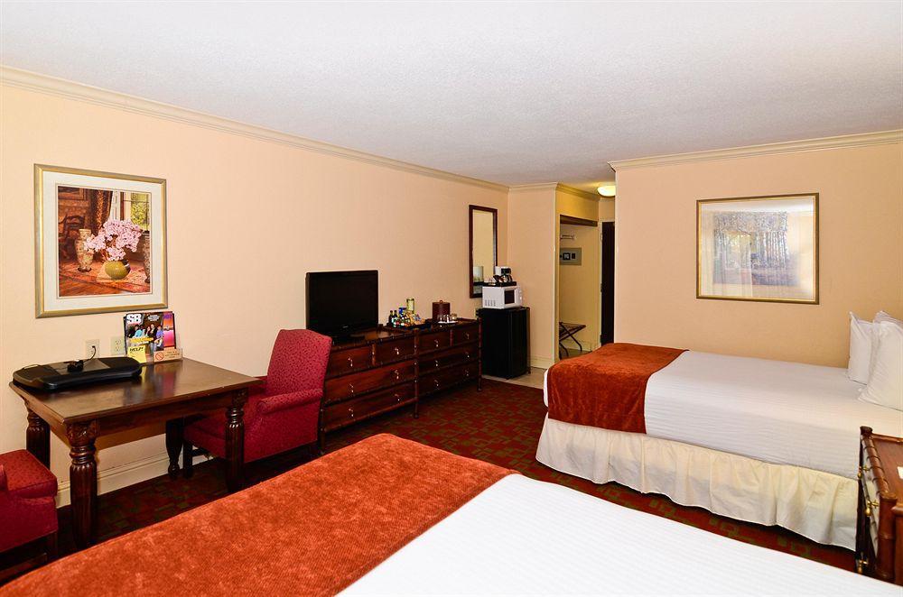 Holiday Inn Express & Suites - Shreveport - Downtown, An Ihg Hotel Room photo